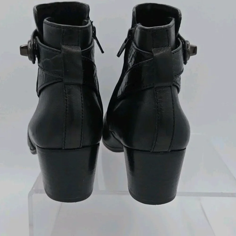 Coach Patricia Black Leather Ankle Booties Block Heel Side Zip Size 6.5B A00235